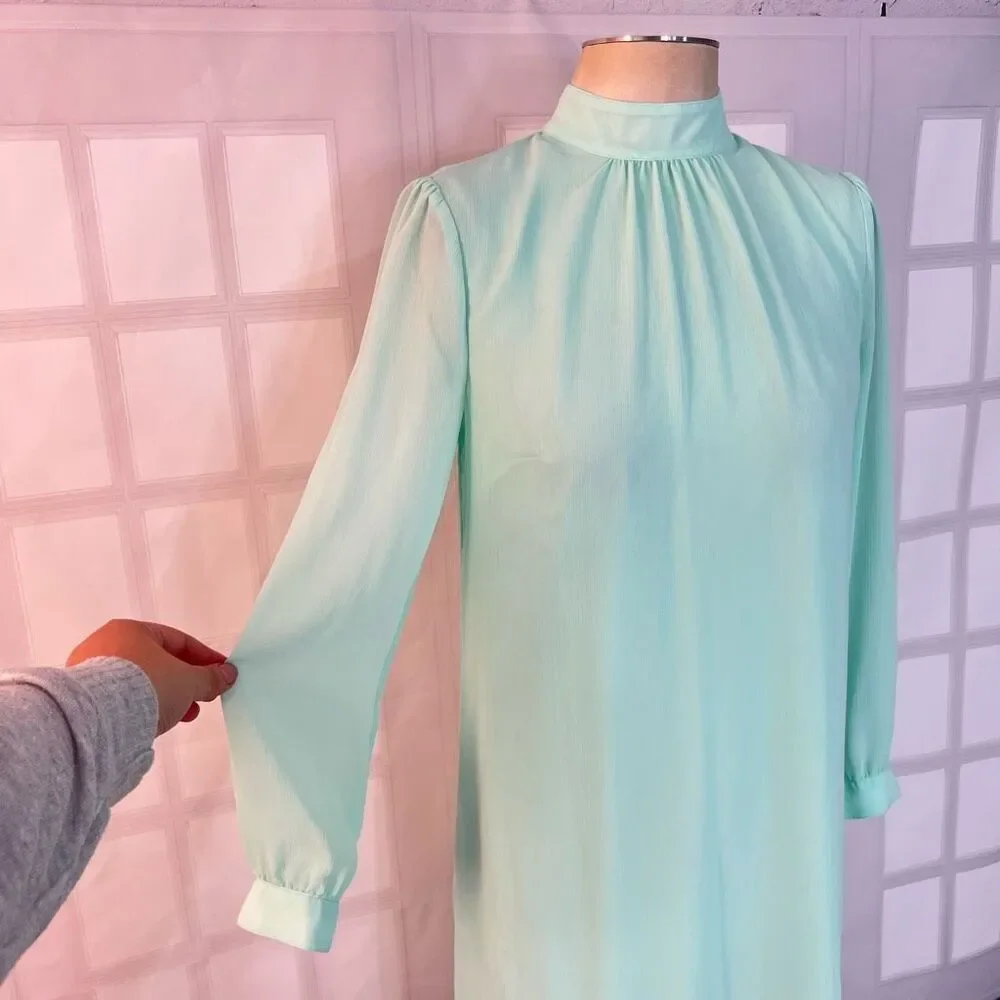 🔥🔥5 for $25🔥🔥 J crew minty green Long-sheer sleeve mockneck shift dress size 2